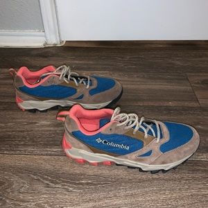 Columbia Tennis Shoes- size 8.5